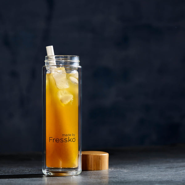 Peach tea in glass Fressko LIFT flask
