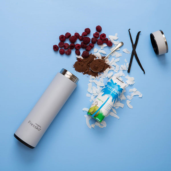 Colour Fressko flask with raspberries cacao and coconut water