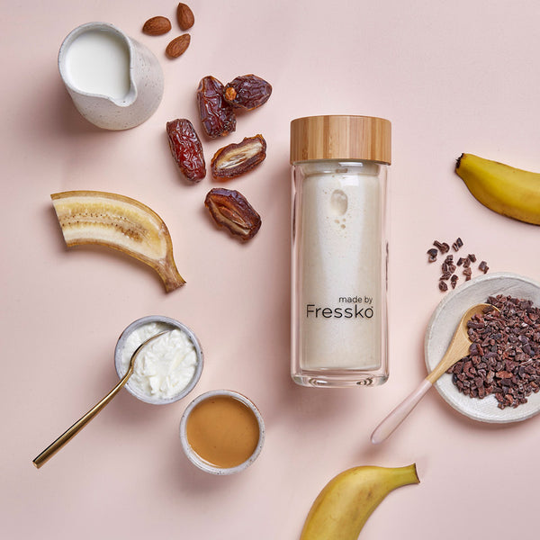 Cookies and cream smoothie in RISE Fressko glass flask